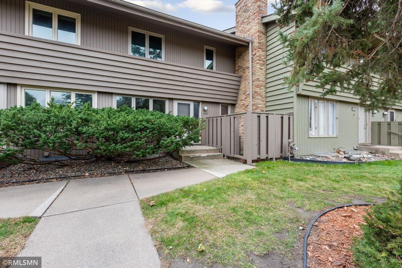 192 Windsor Ln, New Brighton, MN 55112