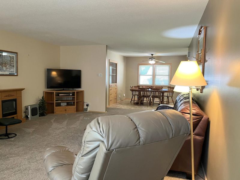616 Collins Ave, Windom, MN 56101