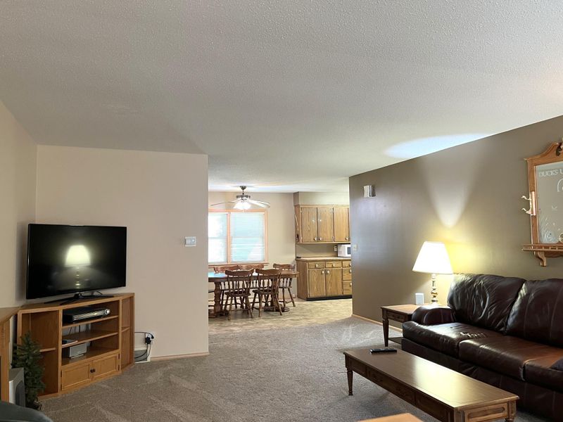 616 Collins Ave, Windom, MN 56101