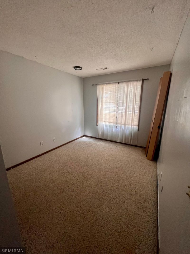3829 Heather Dr, Eagan, MN 55122