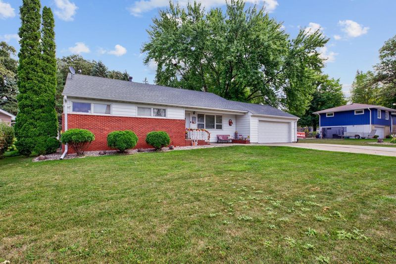 608 7th St NE, Waseca, MN 56093