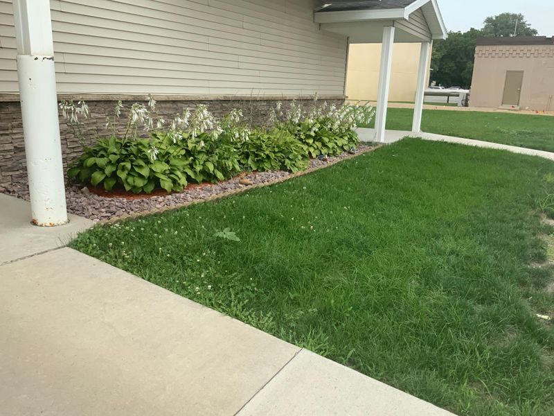 201 S Lincoln St #105, Lake Crystal, MN 56055