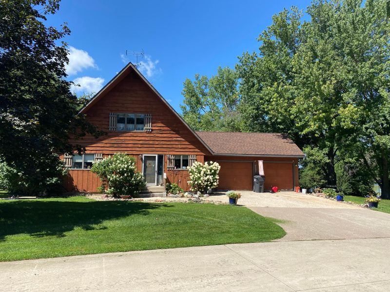 4 Lakeview Dr, Fulda, MN 56131
