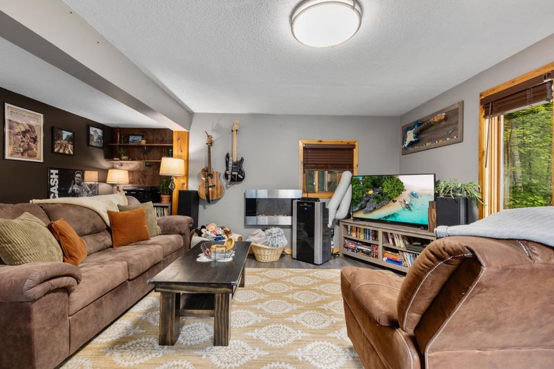 12589 Silver Lake Rd, Merrifield, MN 56465