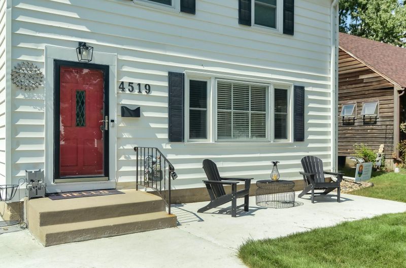 4519 Zenith Ave N, Robbinsdale, MN 55422