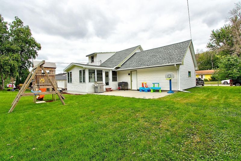 2240 Langsdorf Ave, Red Wing, MN 55066