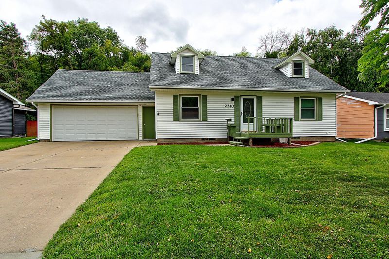 2240 Langsdorf Ave, Red Wing, MN 55066