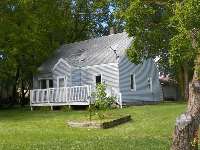 211 4th St N, Watkins, MN 55389