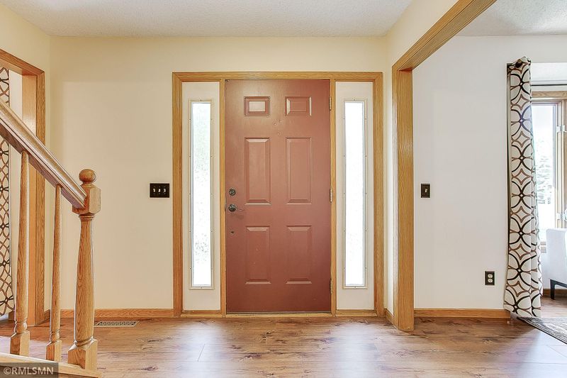 7134 Yorktown Ln N, Maple Grove, MN 55369