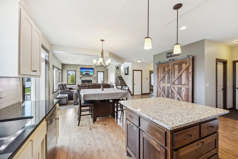 2075 Red Oak Ln, Lino Lakes, MN 55038
