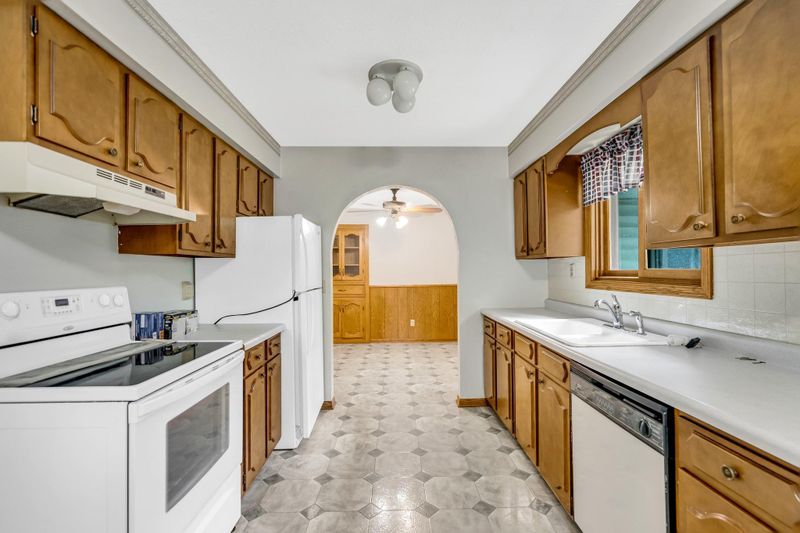 8455 Groveland Rd, Mounds View, MN 55112