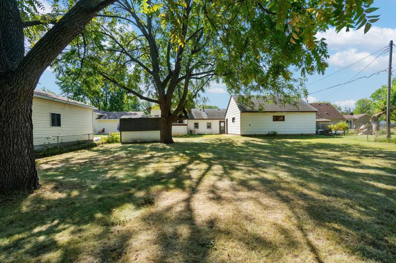 7032 60th Ave N, Crystal, MN 55428
