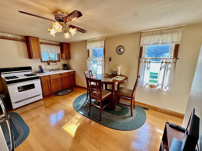 818 E Washington St, Durand, WI 54736