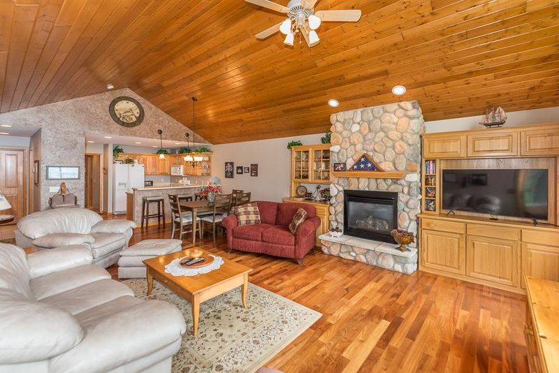 10442 Gull Point Rd, Brainerd, MN 56401