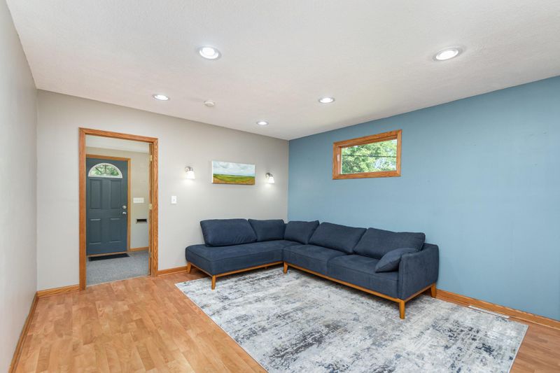 2060 Minnehaha Ave E, Saint Paul, MN 55119