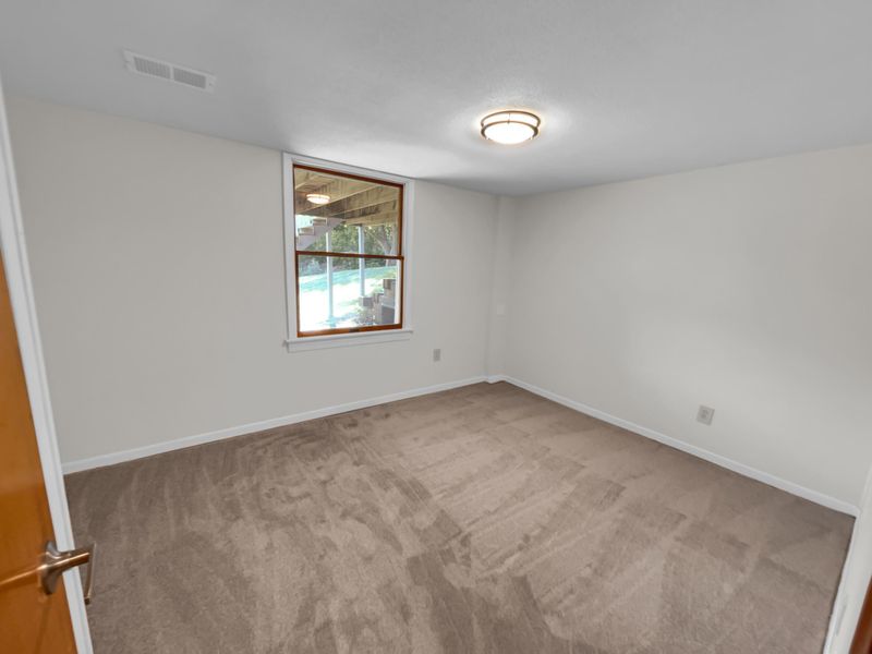 717 E 130th St, Burnsville, MN 55337