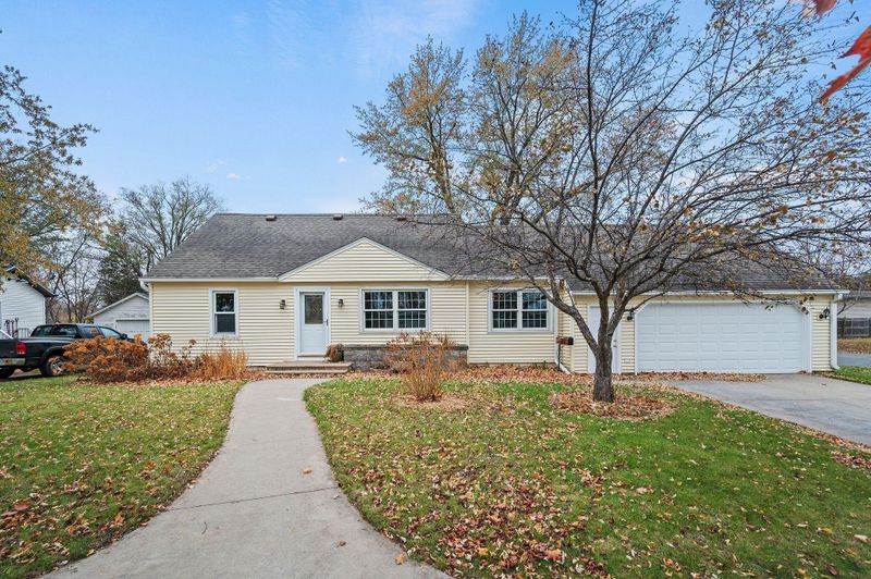 345 N 8th St, River Falls, WI 54022