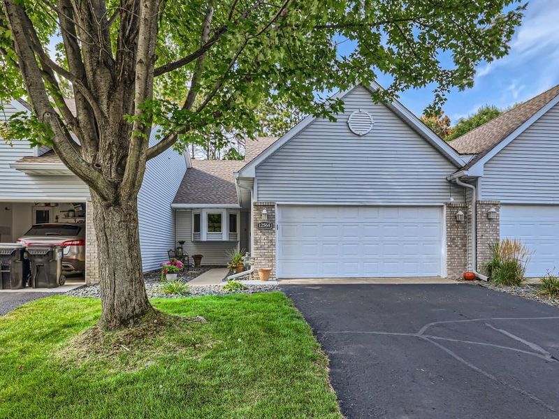 12564 Drake St NW, Coon Rapids, MN 55448