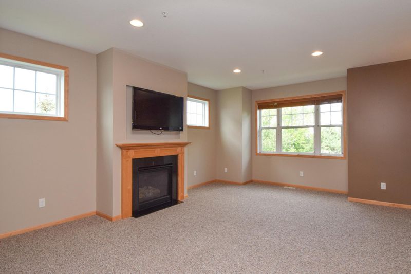 11807 Emery Village Dr N #2604, Champlin, MN 55316