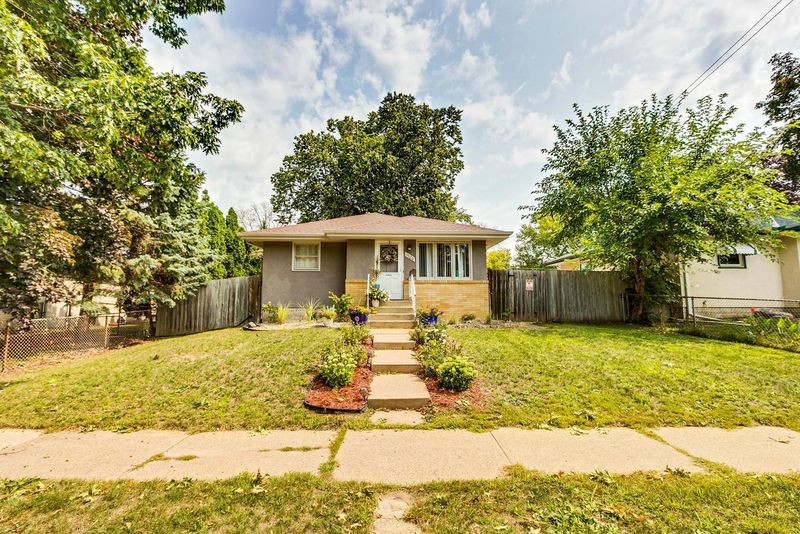 1526 Winchell St, Saint Paul, MN 55106