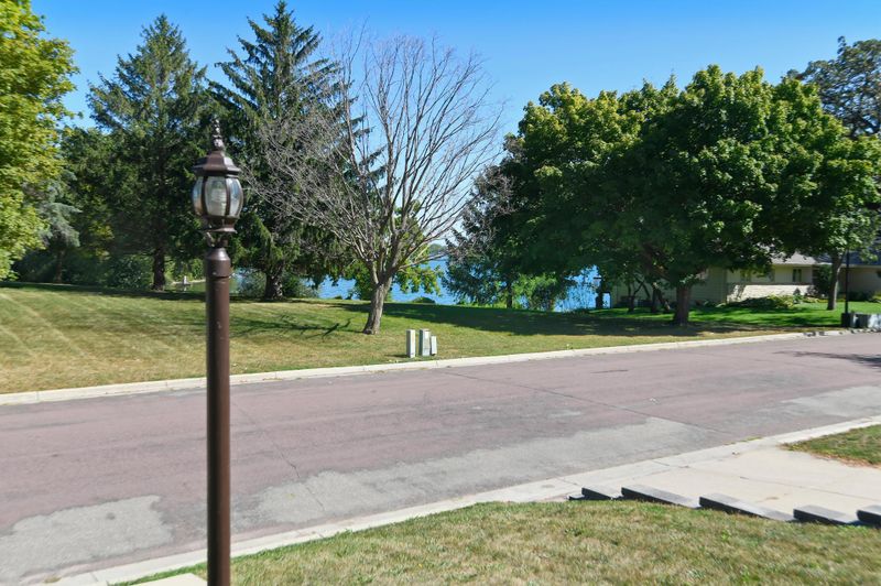812 4th Ave NE, Waseca, MN 56093