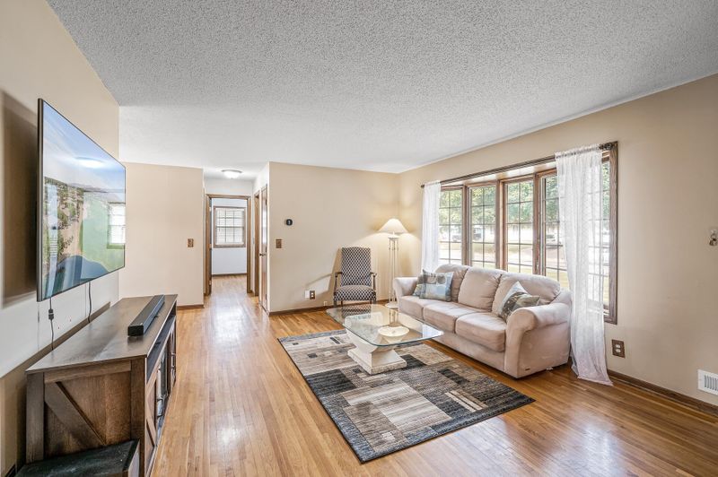 2288 Navajo Rd, North Saint Paul, MN 55109