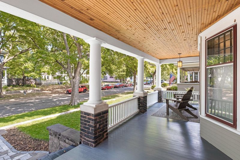 834 Ashland Ave, Saint Paul, MN 55104