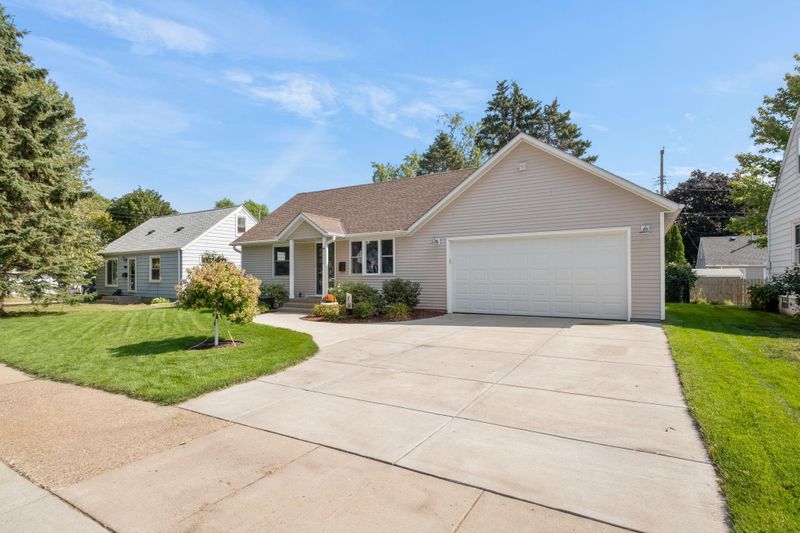 4438 Zane Ave N, Crystal, MN 55422