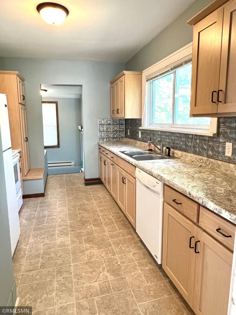 35 SE 7th Ave, Hutchinson, MN 55350