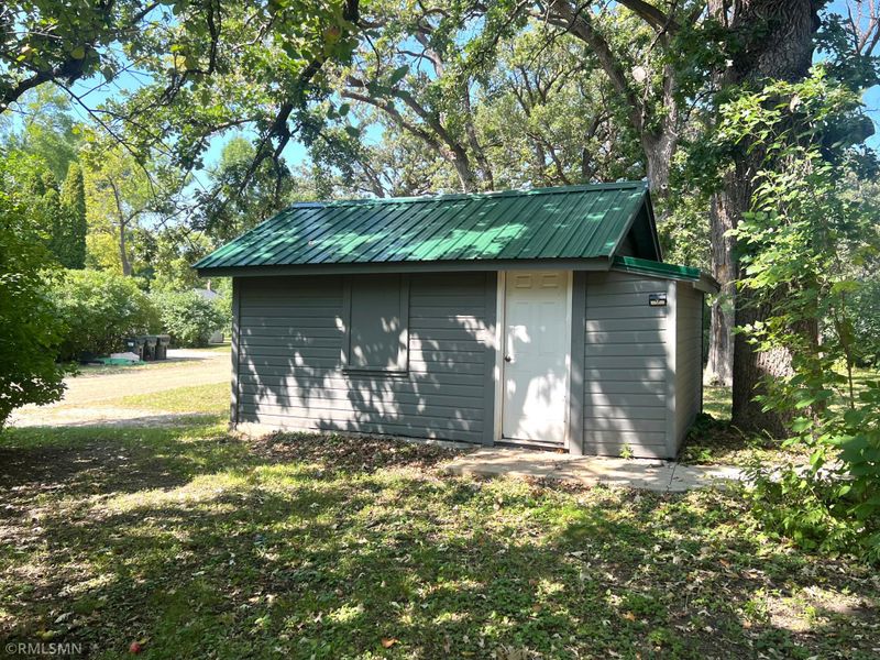 35 SE 7th Ave, Hutchinson, MN 55350