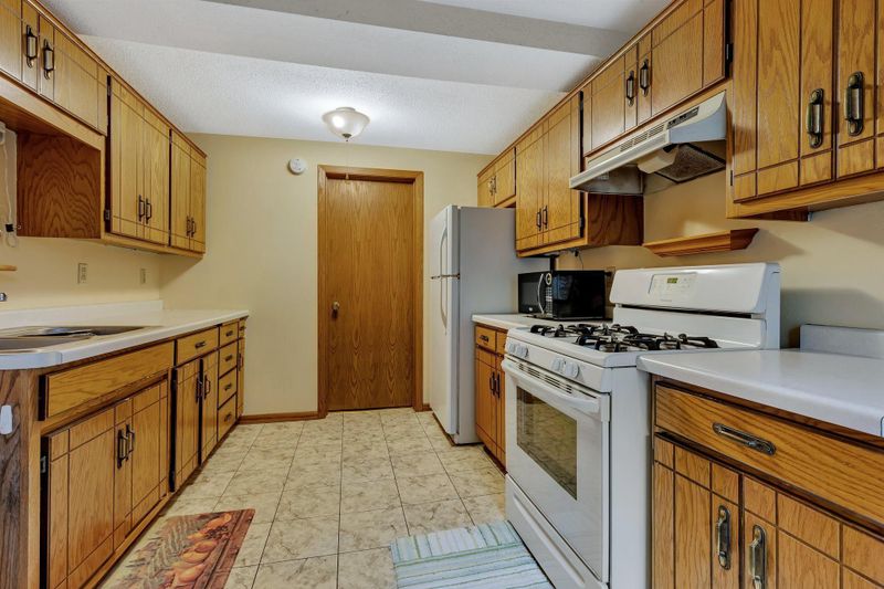 919 Kilian Blvd SE, Saint Cloud, MN 56304