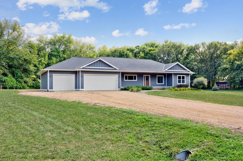 33081 Eagle Point Ln, Henderson, MN 56044