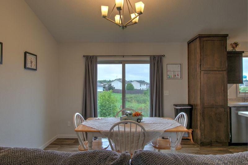834 Nelson Ave, Mora, MN 55051