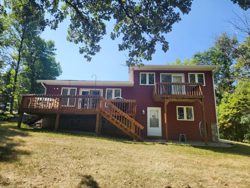 508 Sw Shore Dr, Windom, MN 56101