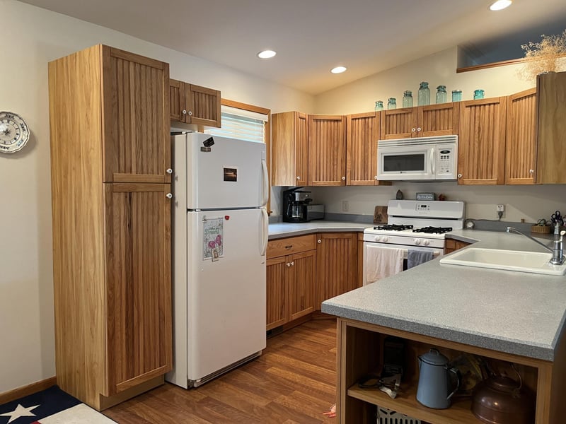 508 Sw Shore Dr, Windom, MN 56101