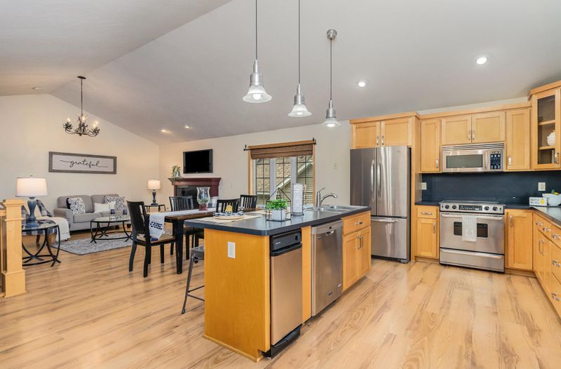1410 3rd St SE, New Prague, MN 56071