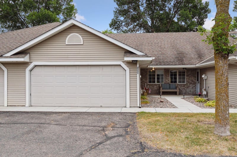 8331 Victoria Dr, Victoria, MN 55386