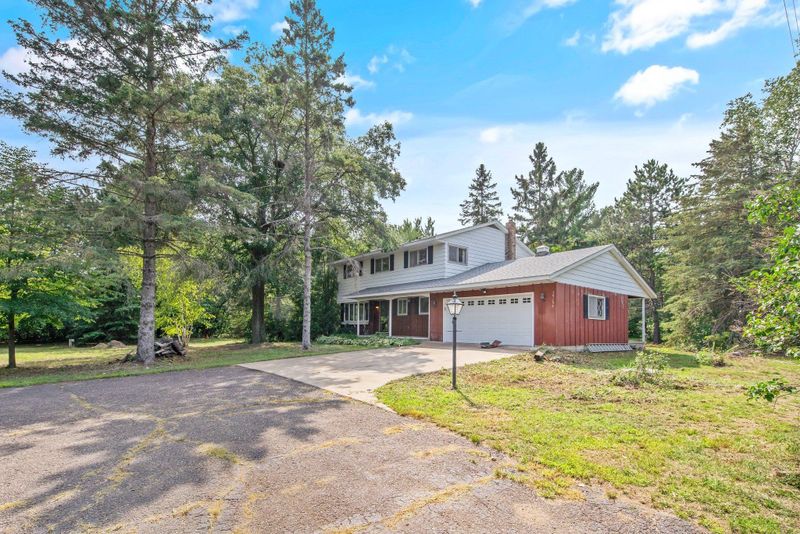 39194 Harder Pw, North Branch, MN 55056