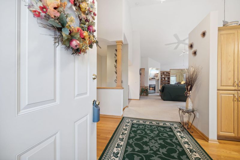 2741 Boulder Dr, Burnsville, MN 55337