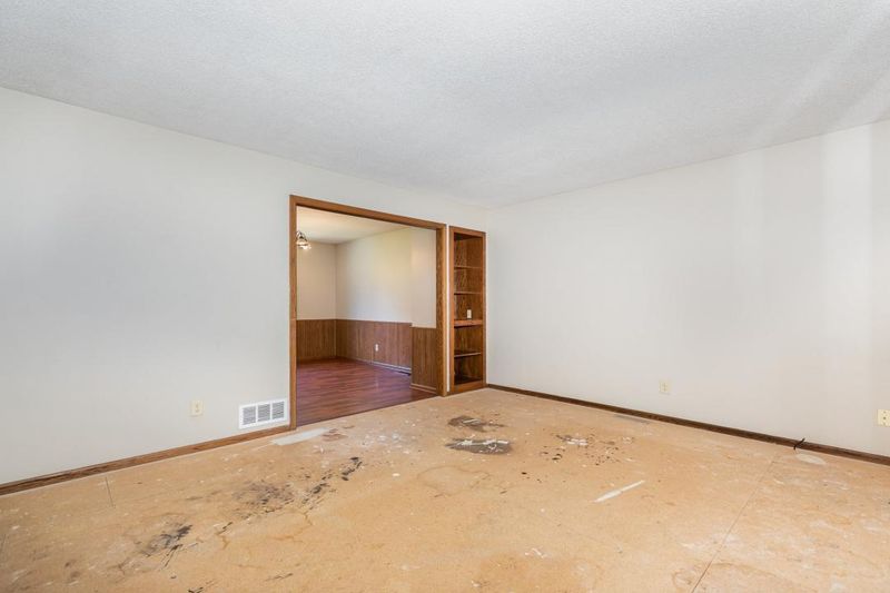 5051 Wood Ave, White Bear Lake, MN 55110