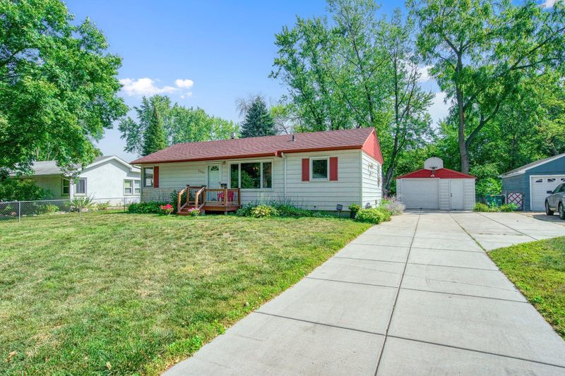 5324 Pennsylvania Ave N, New Hope, MN 55428