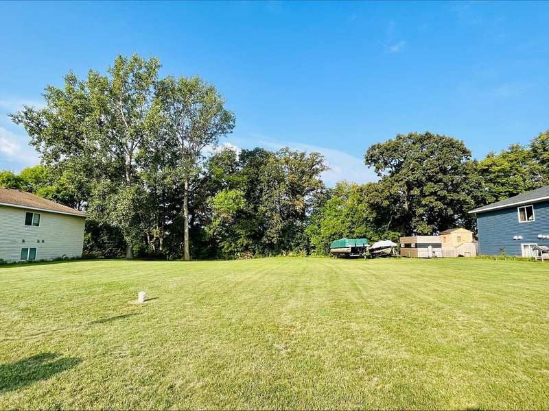 xxx Shoreline Dr, Howard Lake, MN 55349