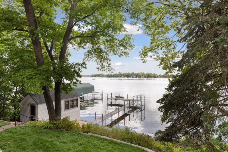 4805 Island View Dr, Mound, MN 55364