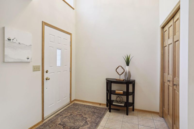 14457 Stewart Ln, Minnetonka, MN 55345