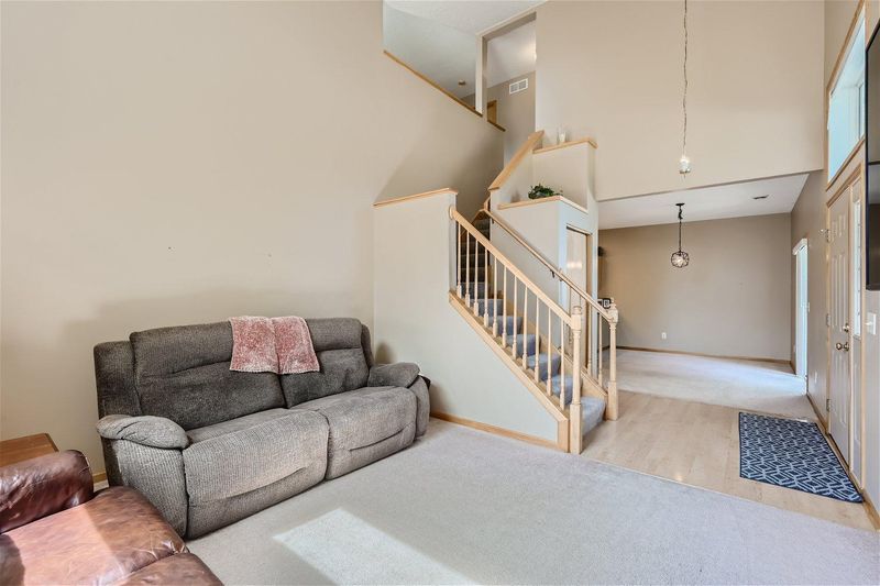 8634 Savanna Oaks Bay #A, Woodbury, MN 55125