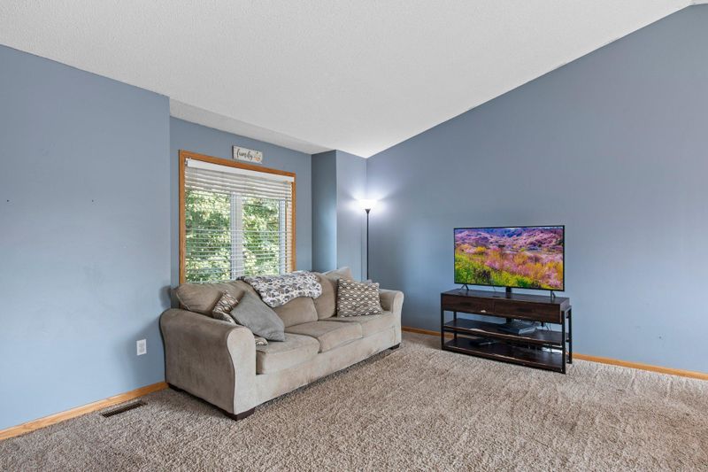 807 3rd Ave SW, Isanti, MN 55040
