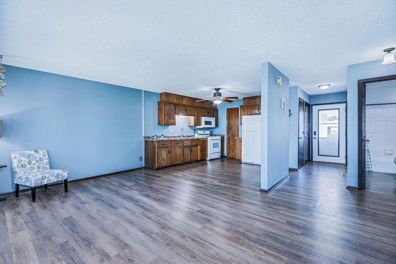 38982 11th Ave, North Branch, MN 55056