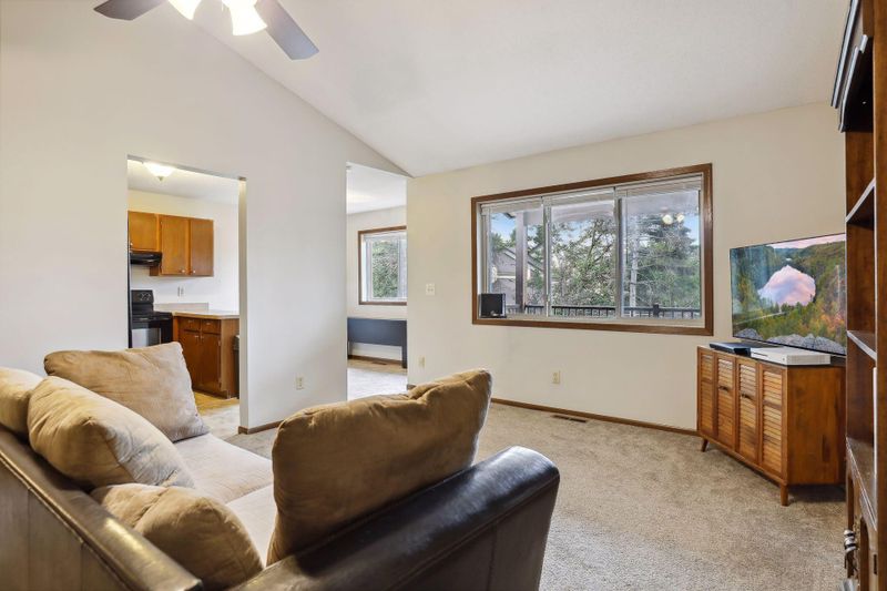 476 Etna St #203, Saint Paul, MN 55106