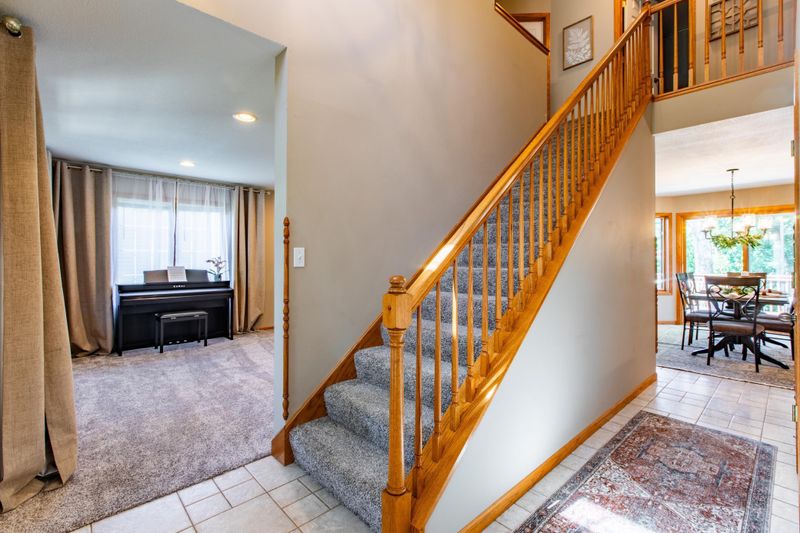 1011 Southern Woods Pl SW, Rochester, MN 55902