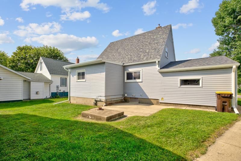 802 E 2nd St, Fairmont, MN 56031